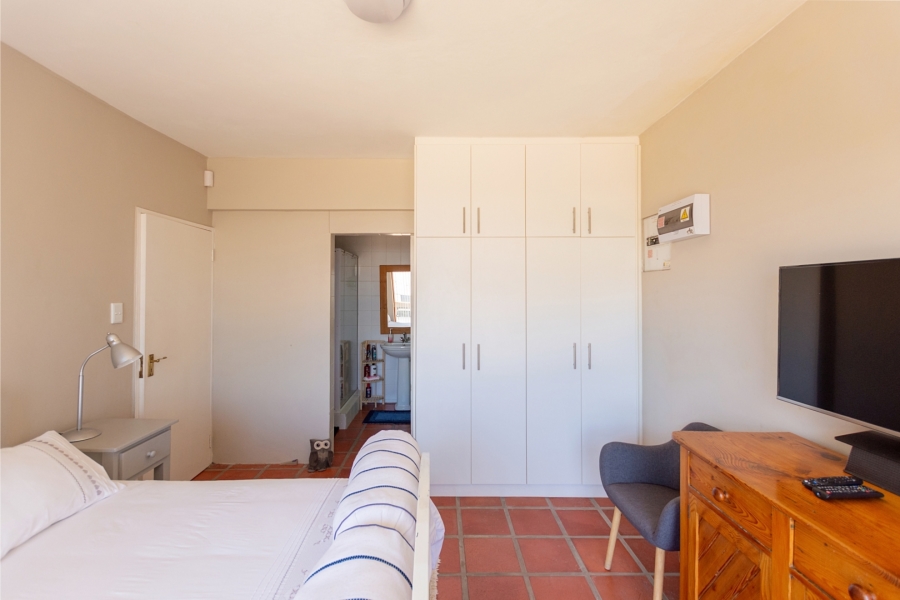 6 Bedroom Property for Sale in Middedorp Western Cape